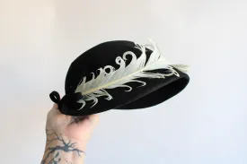 Vintage 1930s 1940s Black Wool Hat with Feathers